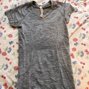 Lululemon swiftly tech grey short sleeve